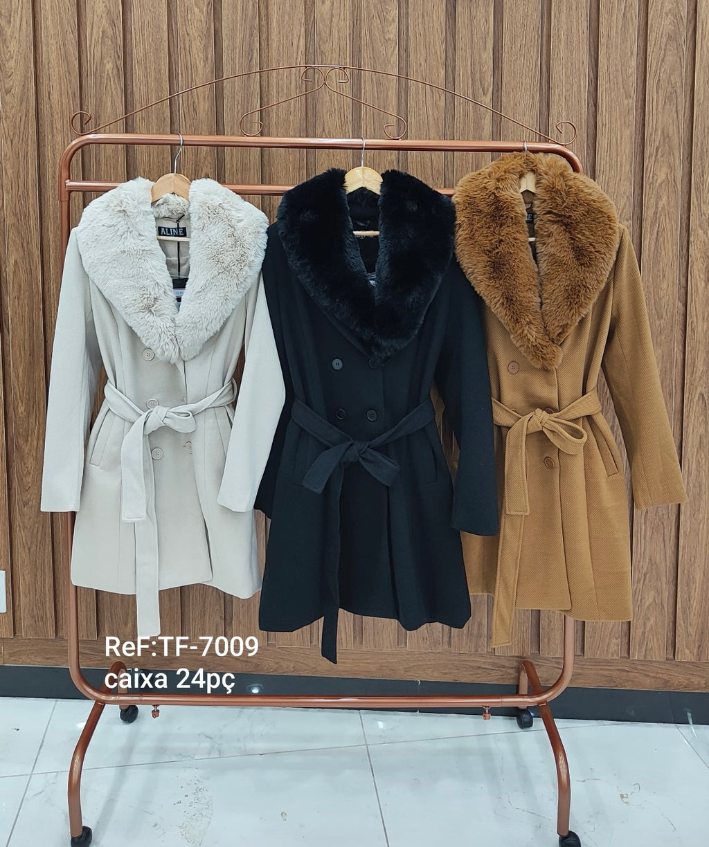 Sobretudo Elegance com Gola Peluciada